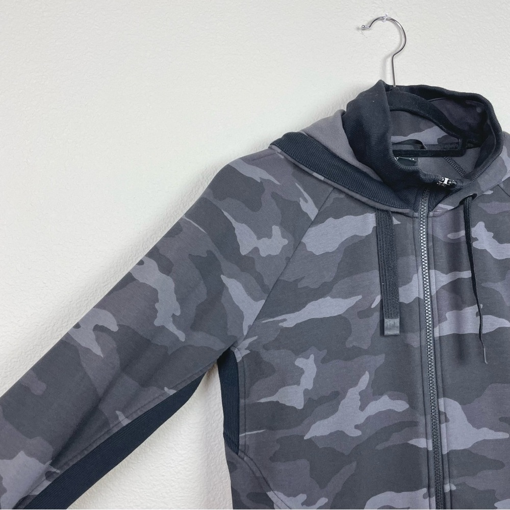 Athleta Women's Large Black Camo Triumph Printed Hoodie Jacket Full Zip Jacket - Picture 4 of 16